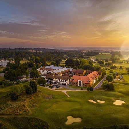 Отель De Vere Wokefield Estate Ридинг Экстерьер фото