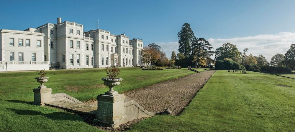 Отель De Vere Wokefield Estate Ридинг Экстерьер фото