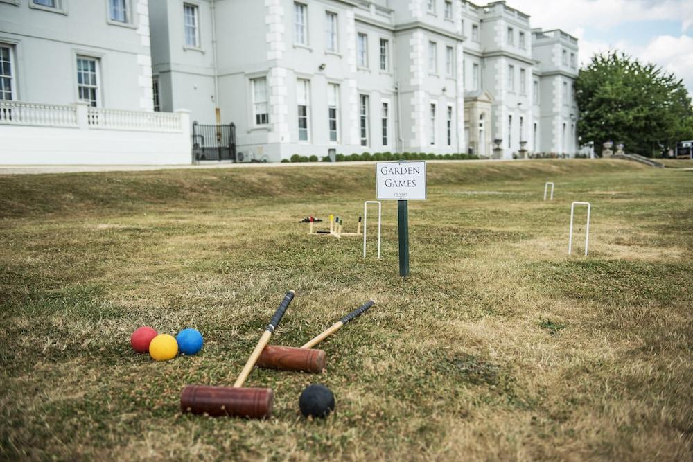 Отель De Vere Wokefield Estate Ридинг Экстерьер фото